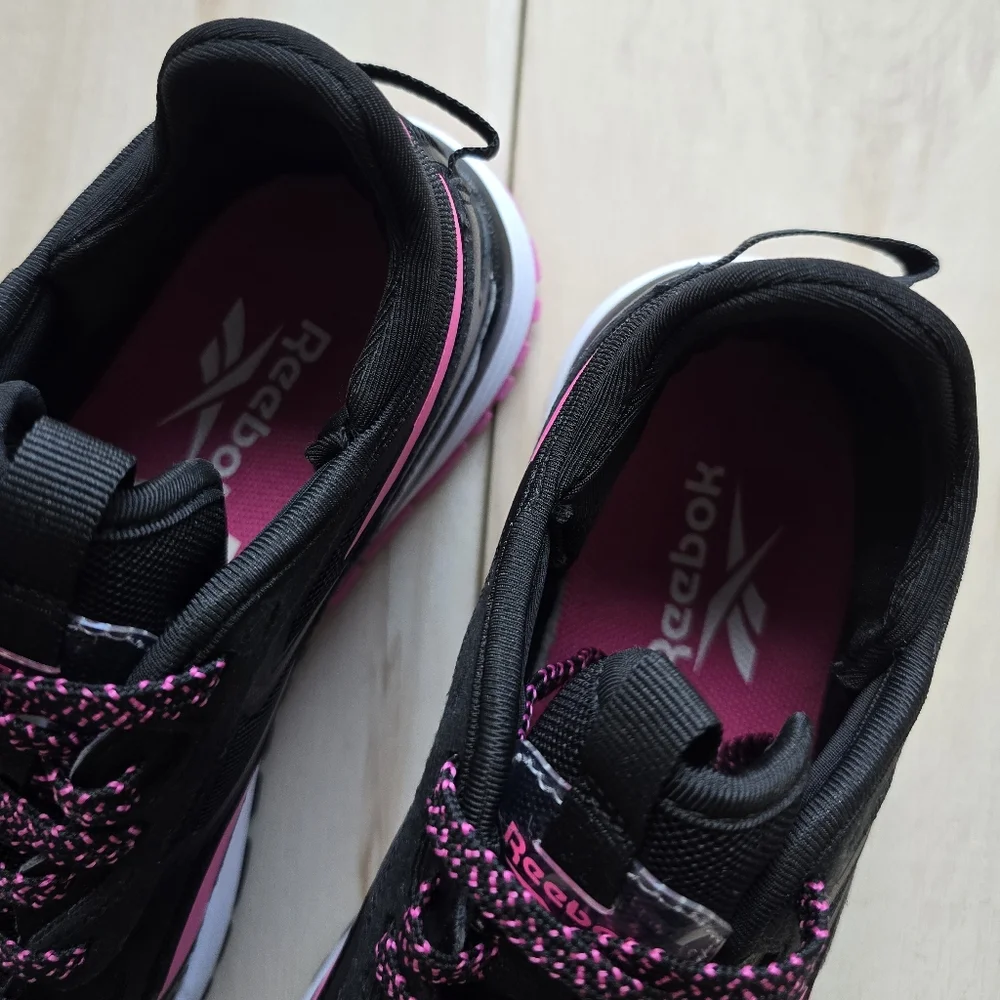 NEW Reebok Kids Girls Neon Pink/Black Athletic Sneakers
